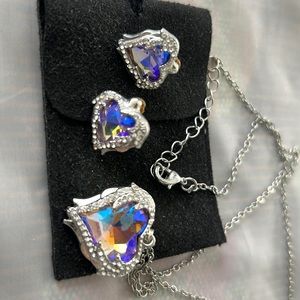 Beautiful, silver necklace amethyst pendant with earrings